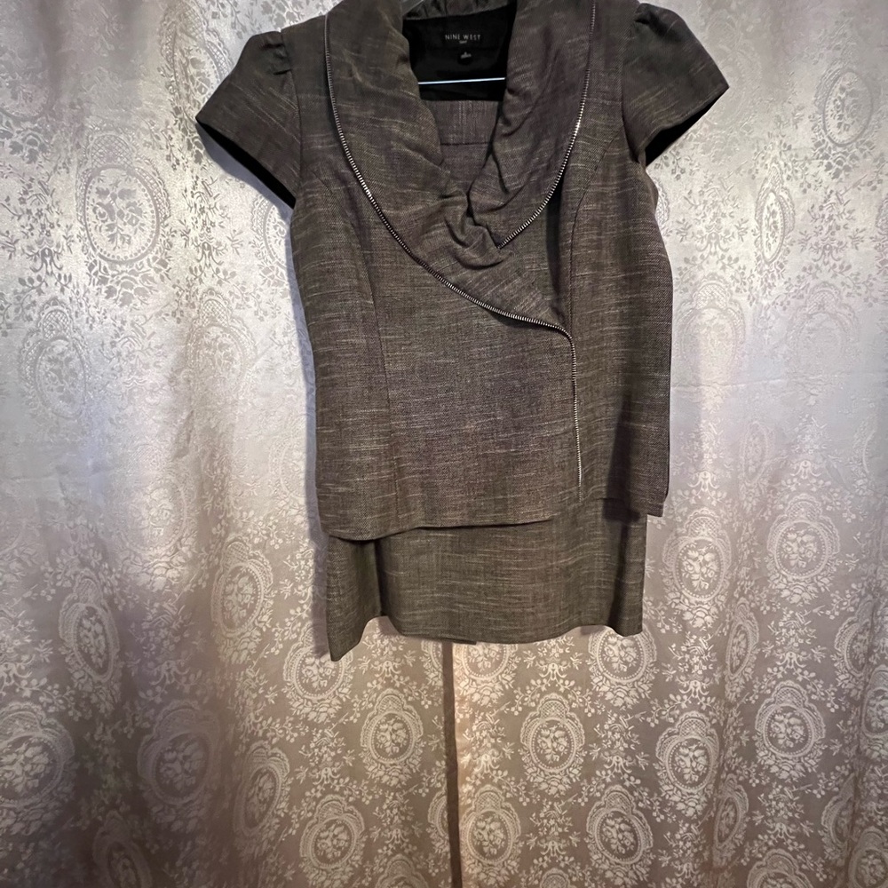 Nine West Charcoal Gray Ladies 2 piece Suit